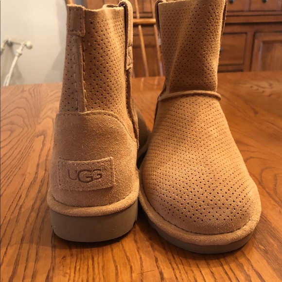 UGG Classic Unlined Mini Perforated Boot Tawny 7 - Picture 6 of 8